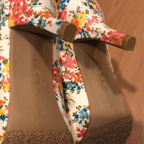 Flowery heel pump&bow, size 7.5, CL by laundry, new - Picture 7 of 10